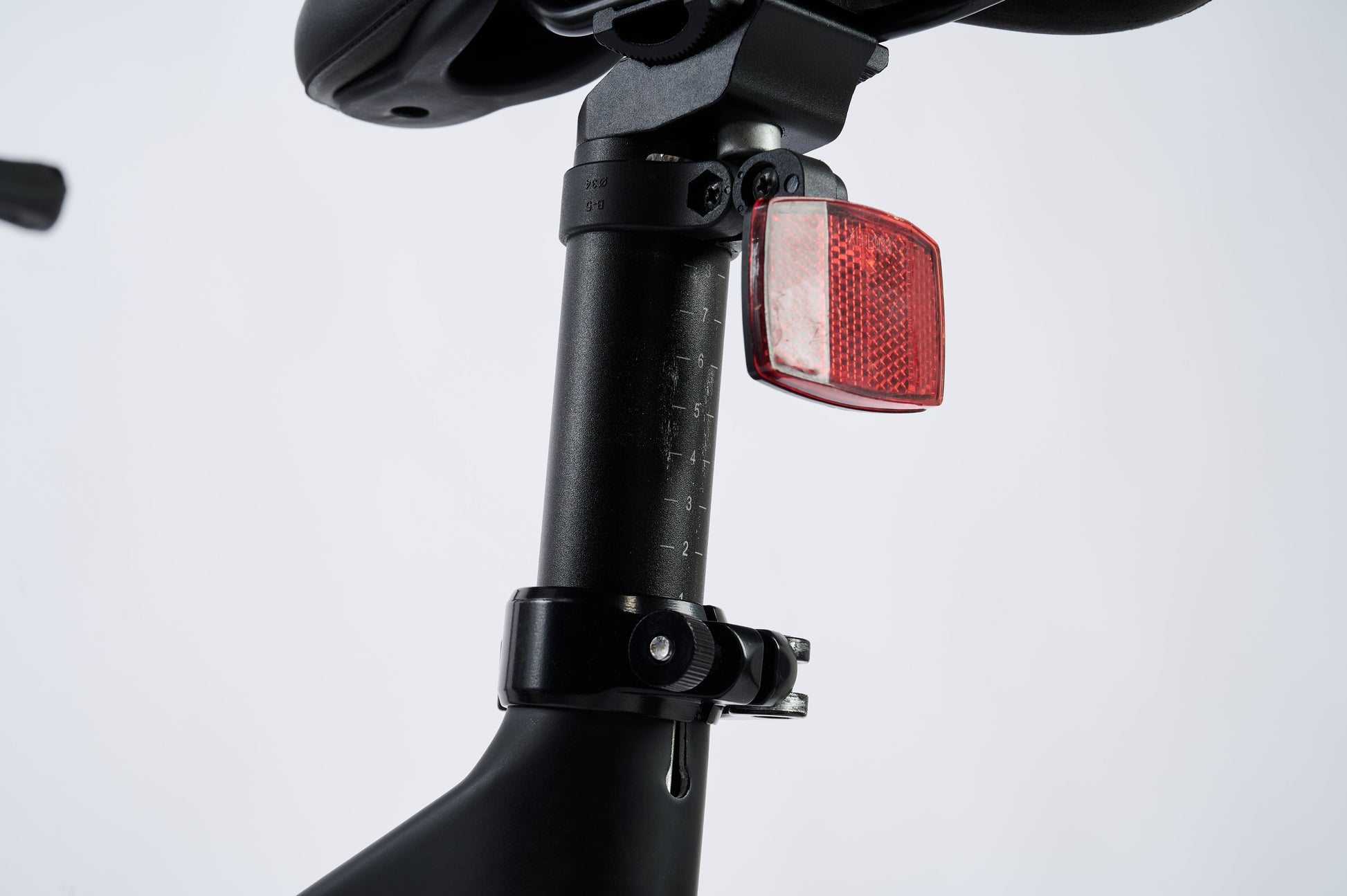 AINOHOT AS6  ブラック 小型電動アシスト付き自転車  テールライトの詳細画像