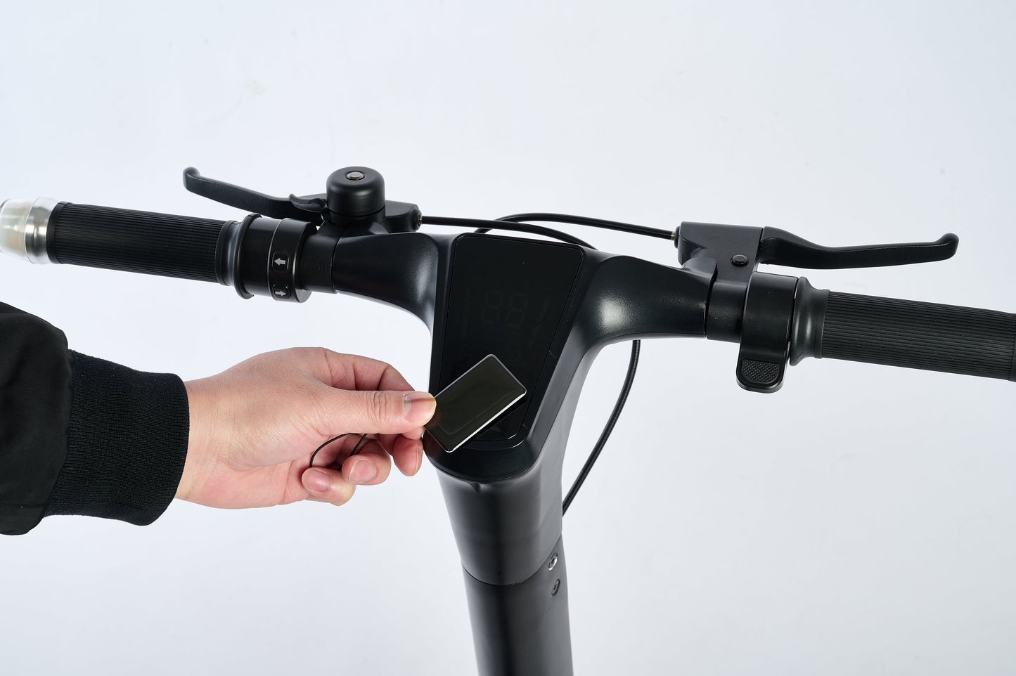 AINOHOT SAGA one オリーブグリーン 特定小型原動機付自転車  ロック解除方法図  専用カードキーでワンタッチ解錠
