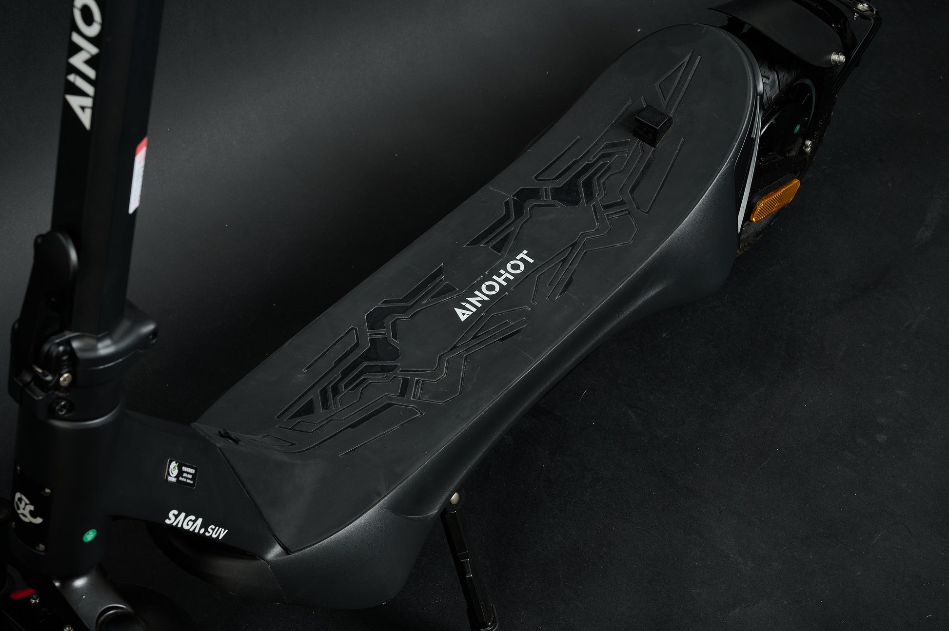 AINOHOT SAGA suv 漆黒 オフロード対応 軽量×女性向け 電動キックボード  電気自動車のペダルの詳細画像